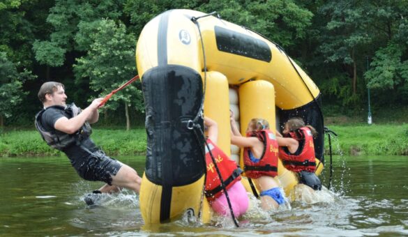 přímestské tabory s půjčovnou lodí bisport